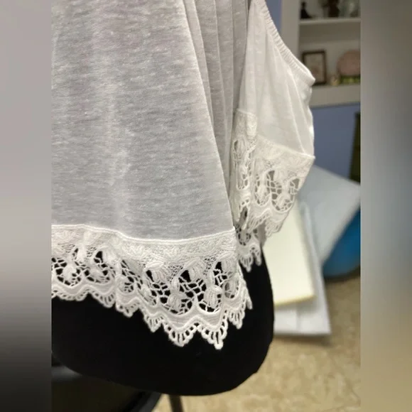 White off the shoulder boho crop top - Picture 4 of 4